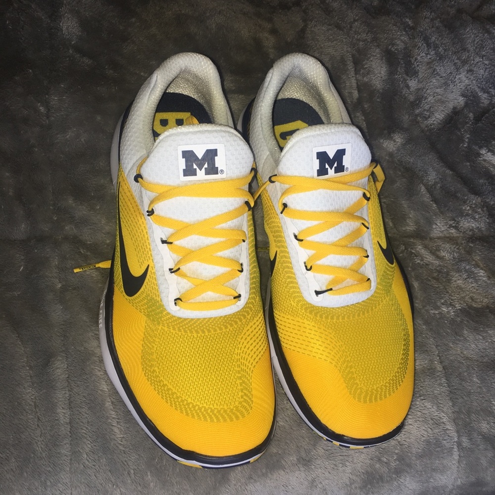 Nike Free Trainer V7 week Zero Michigan Wolverines